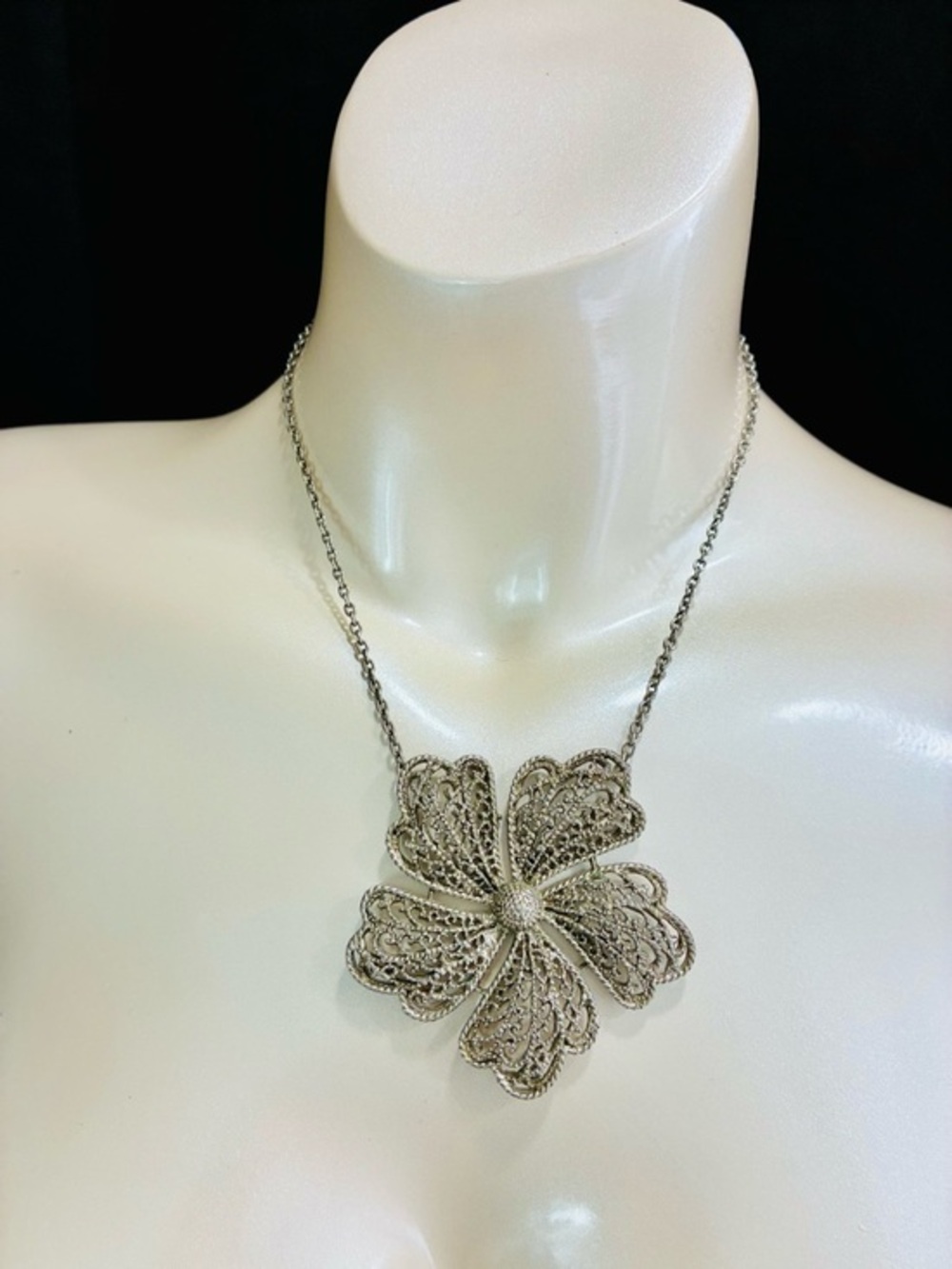 Delicate Silver Filigree Flower Pendant Necklace - Women's Jewelry